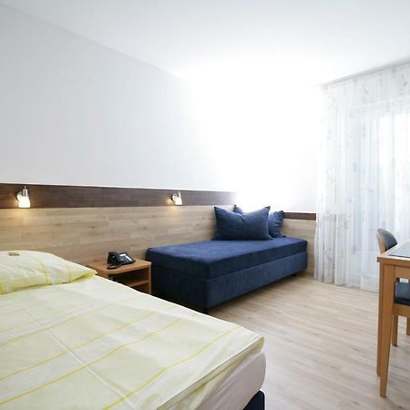 Hotel Am Baronenwald Göppingen Exteriör bild