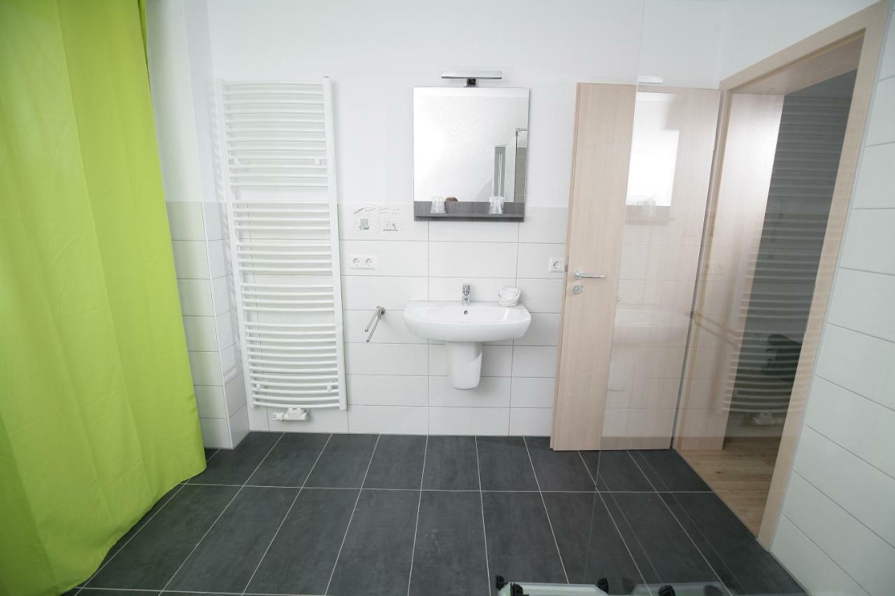 Hotel Am Baronenwald Göppingen Exteriör bild