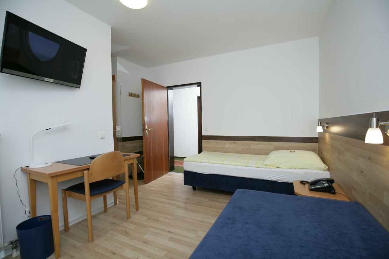 Hotel Am Baronenwald Göppingen Exteriör bild