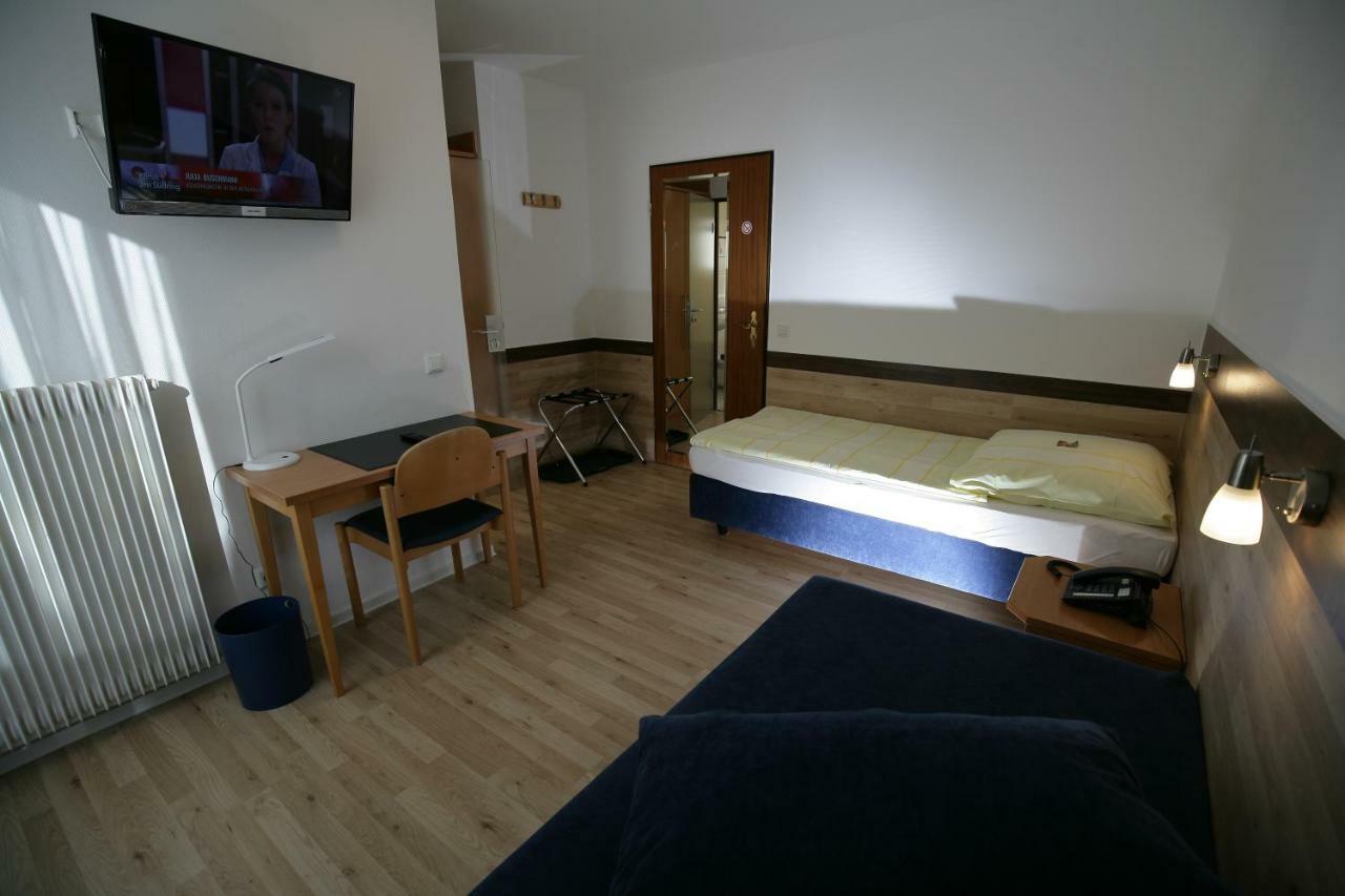 Hotel Am Baronenwald Göppingen Exteriör bild