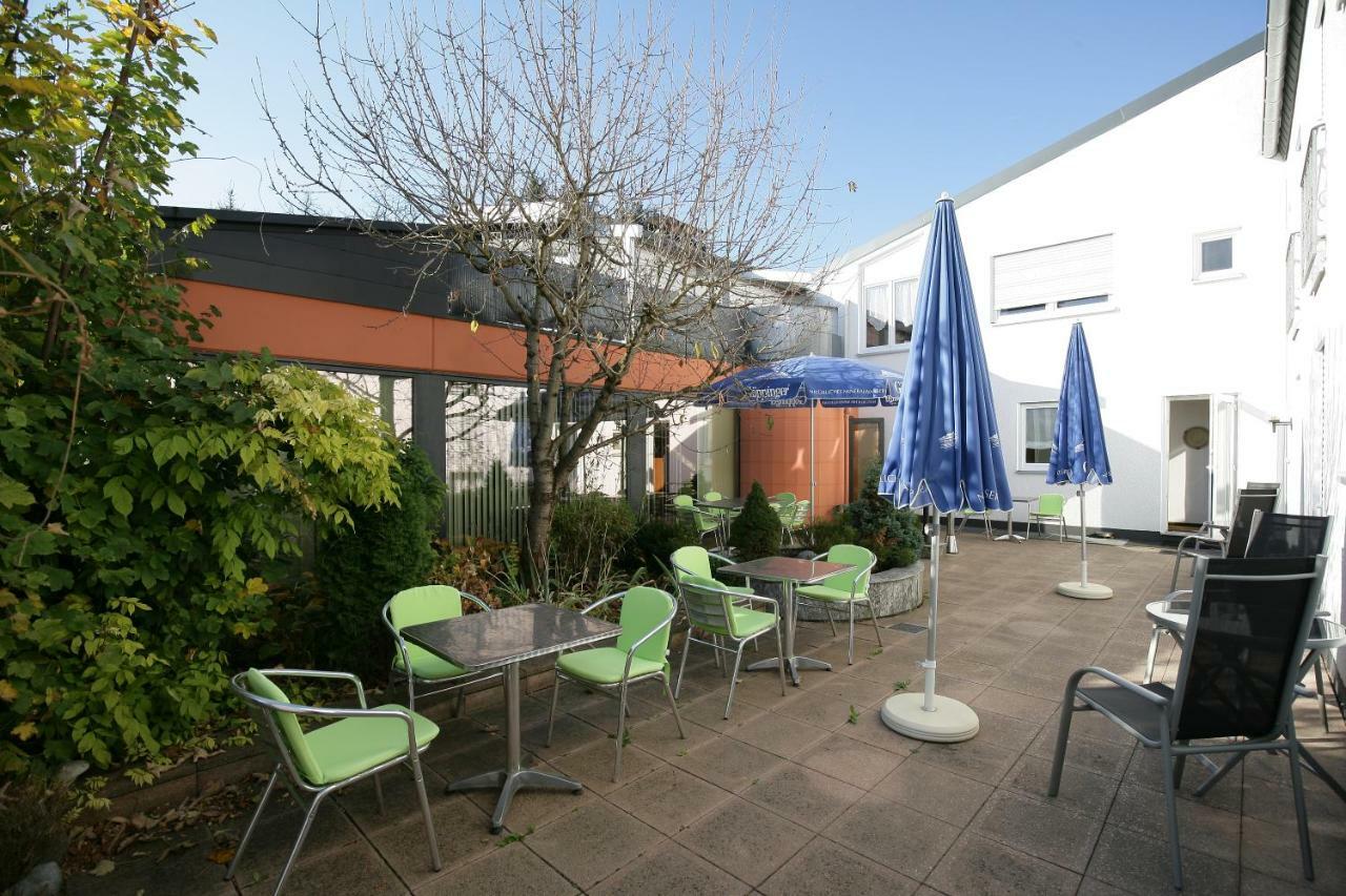 Hotel Am Baronenwald Göppingen Exteriör bild