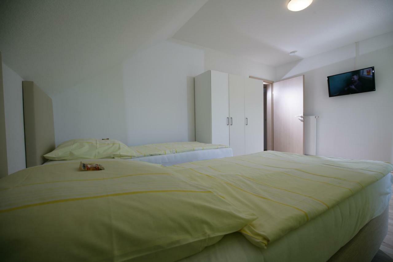 Hotel Am Baronenwald Göppingen Exteriör bild