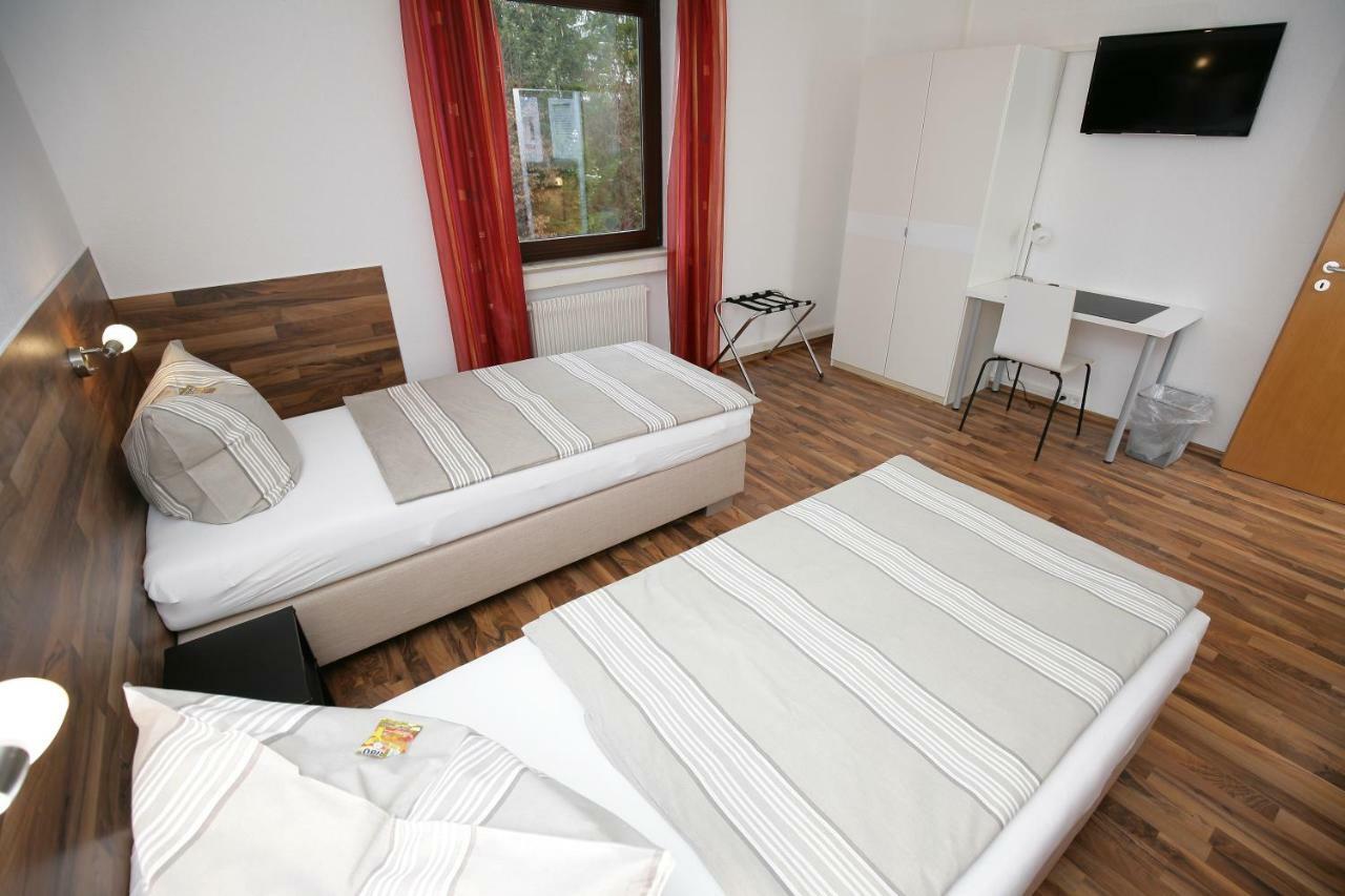 Hotel Am Baronenwald Göppingen Exteriör bild
