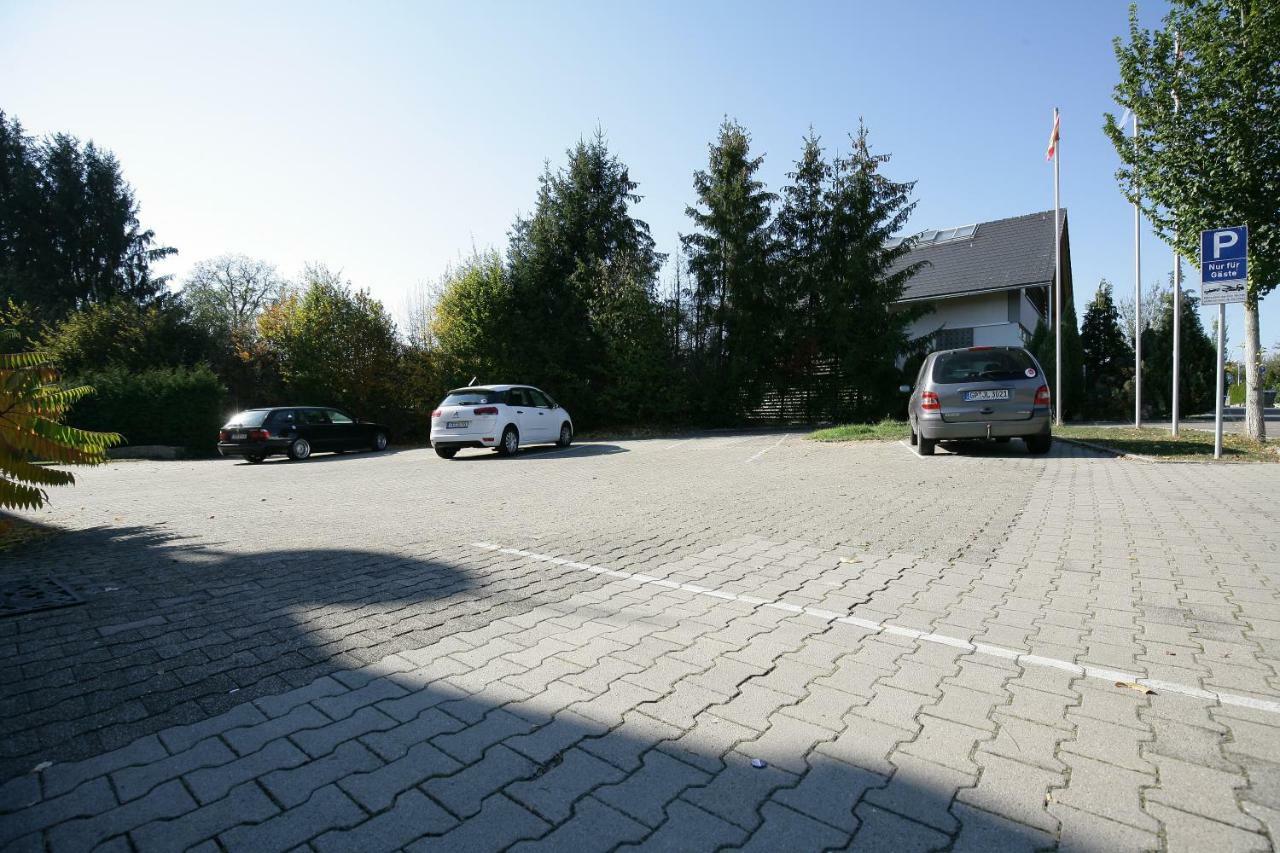 Hotel Am Baronenwald Göppingen Exteriör bild